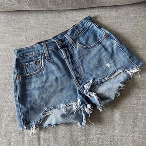 SOLD ••• 501 LEVI SHORTS